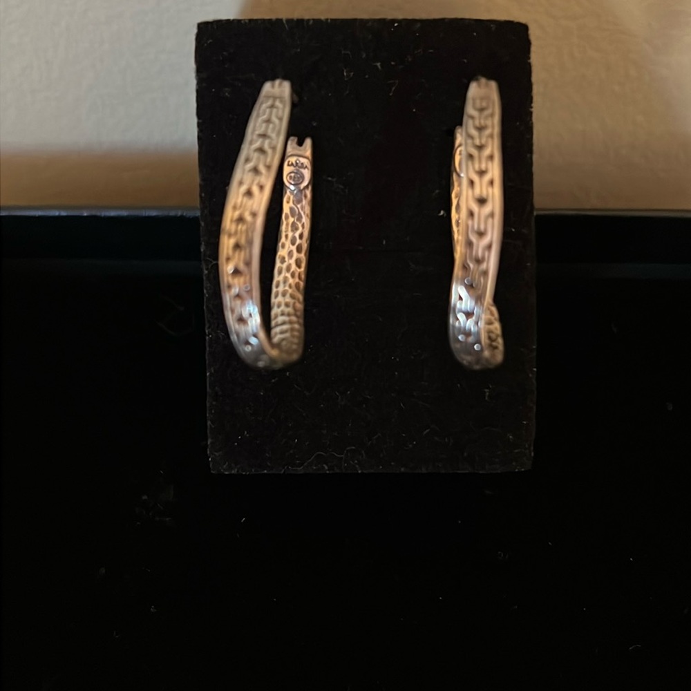 Luxury Artisan of Bali Chain link Earrings. Crafted in solid sterling silver.